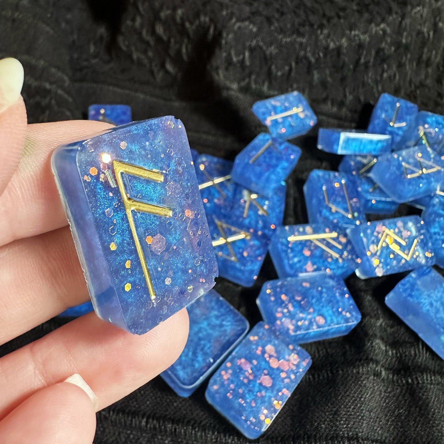 Periwinkle Color Shifting Rune Set