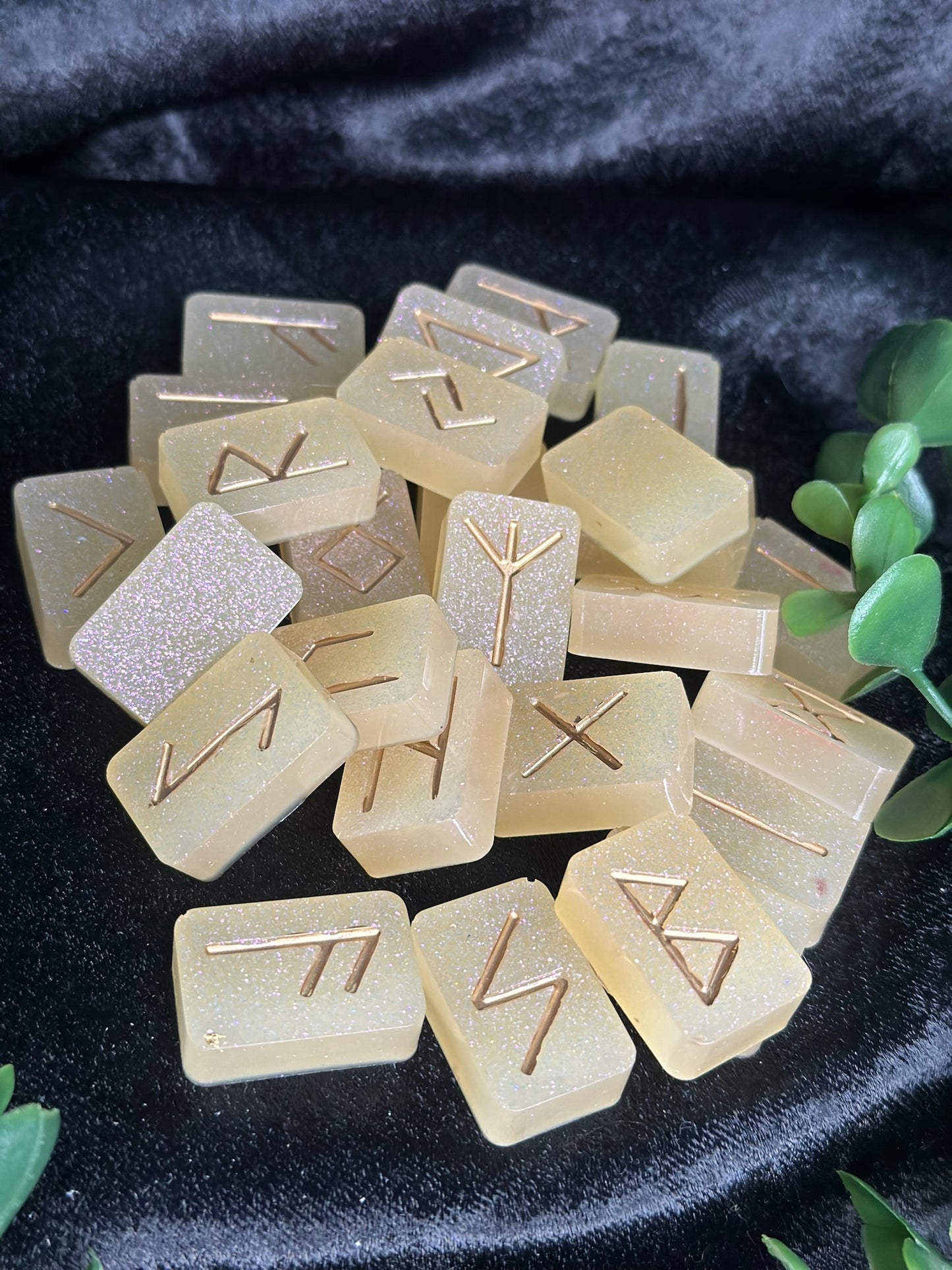 Magical Color Shifting Runes, Large